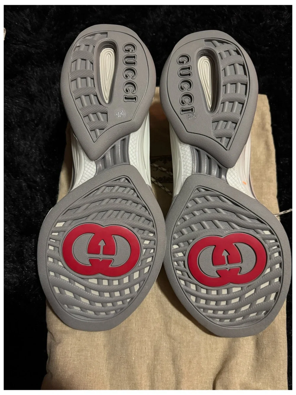 Gucci Men's Cream White and Gray Leather Running Sneakers